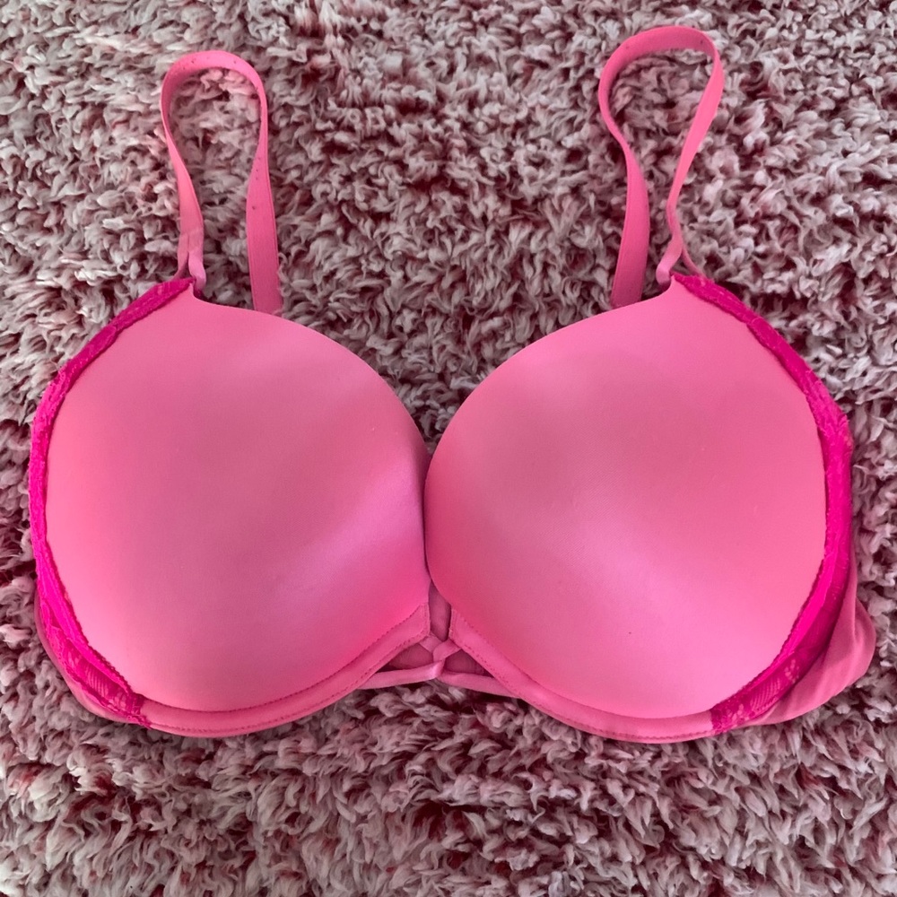 Victoria’s Secret Bombshell Plunge bra 36C